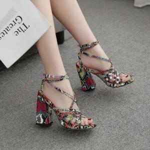 Sexy Romeins Rode Straatkleding Slangenprint Sandalen Dames 2020 Enkelband X Strap 11 Cm Dikke Hak Peep Toe Sandalen