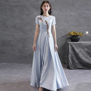 Modeste Gris Cristal Faux Diamant Satin Robe De Soirée 2021 Princesse Encolure Dégagée Manches Courtes Longue Soirée Robe De Ceremonie