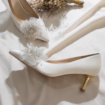 Charmant Ivoire Satin Chaussure De Mariée 2020 Cuir Perlage Cristal Perle 7 Cm Talons Aiguilles À Bout Pointu Mariage Escarpins