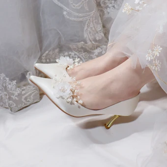 Romantique Ivoire Satin Chaussure De Mariée 2020 Cuir Perle Fleur 7 Cm Talons Aiguilles À Bout Pointu Mariage Escarpins