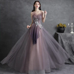 Charmant Violett Spitze Blumen Abendkleider Ballkleider 2021 A Linie Rüschen Bandeau Pailletten Ärmellos Rückenfreies Lange Abend Ball Festliche Kleider