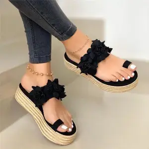 Rimelig Sommer Svart Strand Sandaler Dame 2020 Blomst 4 Cm Kilehæl Peep Toe Sandaler