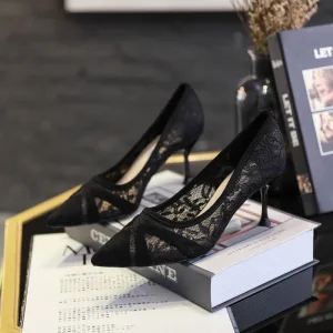 Charmant Noire Soirée Escarpins 2020 En Dentelle Fleur 7 Cm Talons Aiguilles À Bout Pointu Escarpins