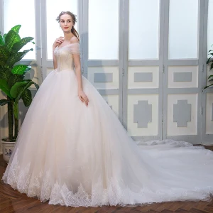 Elegant Elfenben Brudekjoler 2018 Ballkjole Appliques Blonder Krystall Av Skulderen Ryggløse Uten Ermer Cathedral Train Bryllup