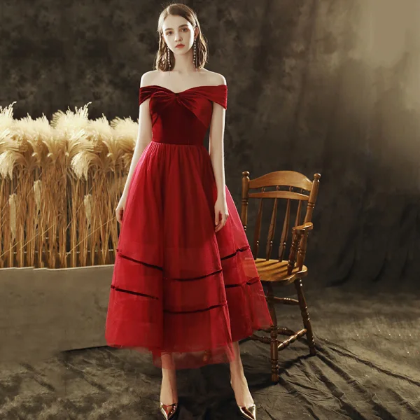 Elegant Burgundy Suede Homecoming Graduation Dresses 2020 A-Line / Princess  Off-The-Shoulder Sleeveless Backless Tea-