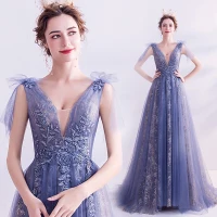 Charmig Ocean Blå Aftonklänningar 2020 Prinsessa V-Hals Beading Rhinestone Spets Blomma Ärmlös Halterneck Långa Formella Klänningar