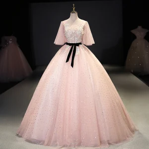 Fine Rødmende Rosa Ballkjoler 2021 Ballkjole V Hals Rhinestone Blonder Blomst Sash Korte Ermer Ryggløse Lange Ball Formelle Kjoler