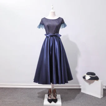 Chic Belle Bleu Marine De Retour Robe De Graduation 2018 Princesse Rayé Noeud Encolure Dégagée Manches Courtes Thé Longueur Robe De Ceremonie