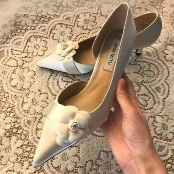 Elegant Ivory Flower Wedding Shoes 2020 Leather Satin 7 Cm Stiletto Heels Pointed Toe Wedding Heels
