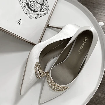 Charmig Vita Rhinestone Brudskor 2020 Läder 10 Cm Stilettklackar Spetsiga Bröllop Pumps