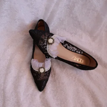 Charmant Zwarte Huwelijksreis Pumps 2020 Parel Kant Bloem 4 Cm Naaldhakken Stiletto Spitse Neus Lage Hak Pumps