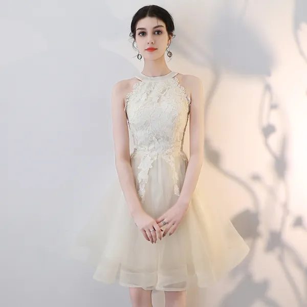 Chic Beautiful Champagne Homecoming Graduation Dresses 2018 Ball Gown Appliques Lace Scoop Neck Strapless Sleeveless Short