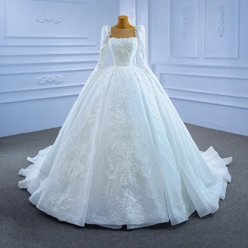 Luxe Ivoire Glitter Robe De Mariée Robe Boule 2021 Encolure Dégagée Perlage En Dentelle Fleur Manches Longues Chapel Train Mariage