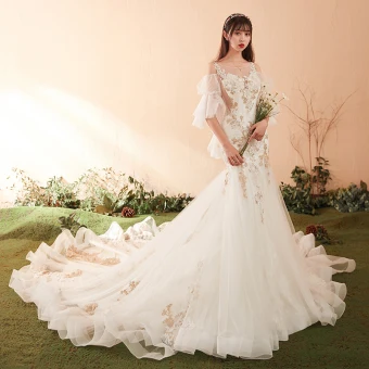 Sexy Champagne Wedding Dresses 2018 Trumpet Mermaid Appliques Lace Sequins Scoop Neck 1 2 Sleeves Chapel Train Wedding
