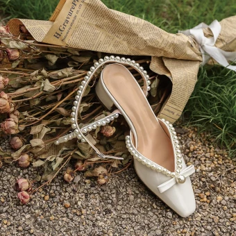 Elegant Ivory Pearl Bow Wedding Shoes 2020 3 Cm Thick Heels Low Heel Pointed Toe Wedding Sandals