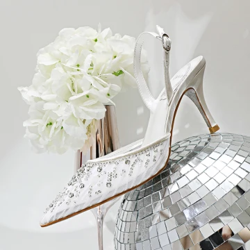 Charmig Vita Afton Sandaler Dam 2020 Rhinestone Slingback 7 Cm Stilettklackar Spetsiga Sandaler