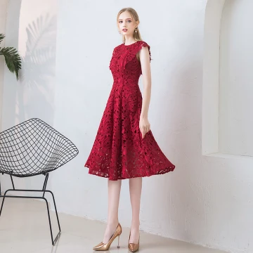 Chic Beautiful Burgundy Homecoming Graduation Dresses 2018 A Line Princess Lace Scoop Neck Sleeveless Knee Length Formal Dresses