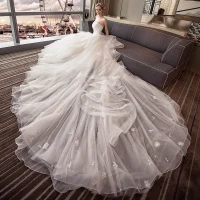 Elegante Ivory / Creme Brautkleider / Hochzeitskleider 2018 Ballkleid Spitze Blumen Perle Fallende Rüsche Bandeau Rückenfreies Ärmellos Königliche Schleppe Hochzeit