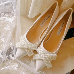 Elegant Ivory Satin Pearl Wedding Shoes 2020 7 Cm Stiletto Heels Pointed Toe Wedding Pumps
