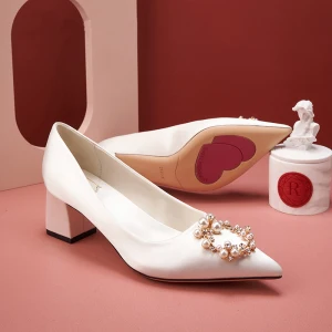 Lovely Chic Beautiful Ivory Wedding Shoes 2020 Leather Pearl Rhinestone 5 Cm Thick Heels Pointed Toe Wedding Pumps