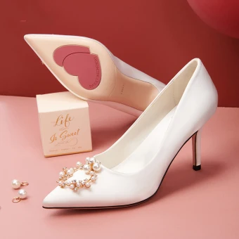 Charmig Elfenben Satin Rhinestone Brudskor 2020 Pärla 8 Cm Stilettklackar Spetsiga Bröllop Pumps