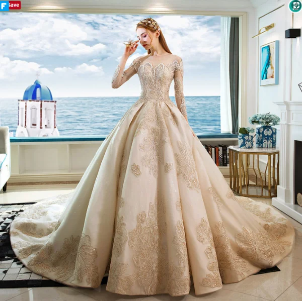 Luxe Champagne Robe De Mariée 2019 Robe Boule Encolure Dégagée En Dentelle Fleur Paillettes 3/4 Manches Royal Train