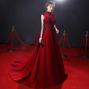 Style Chinois Bordeaux Robe De Soirée 2018 Princesse Perlage Cristal Perle En Dentelle Fleur Col Haut Dos Nu Sans Manches Train De Balayage Robe De Ceremonie