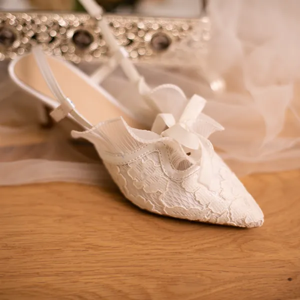 Elegante Ivory / Creme Spitze Slingpumps Brautschuhe 2020 5 cm Stilettos Spitzschuh Hochzeit Sandaletten