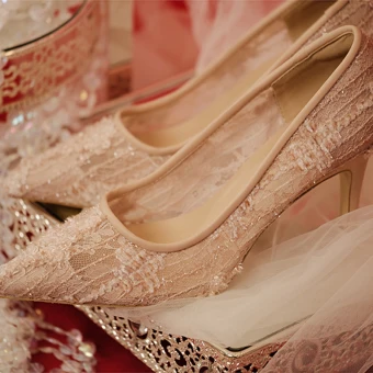 Charming Nude Lace Wedding Shoes 2020 7 Cm Stiletto Heels Pointed Toe Wedding Pumps