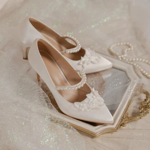Elegant Ivory Satin Wedding Shoes 2020 Embroidered Pearl 7 Cm Stiletto Heels Pointed Toe Wedding Pumps