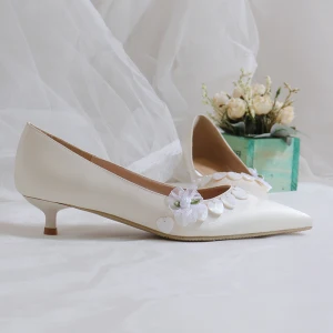 Mooie Prachtige Ivoor Bruidsschoenen 2020 Appliques 3 Cm Naaldhakken Stiletto Lage Hak Spitse Neus Huwelijk Pumps
