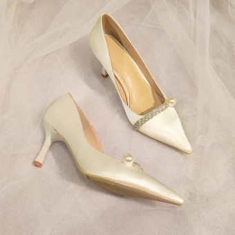 Charmig Elfenben Brudskor 2020 Läder Pärla Rhinestone 7 Cm Stilettklackar Spetsiga Bröllop Pumps