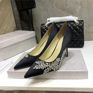 Snygga Fina Svarta Bal Rhinestone Pumps 2020 Läder 8 Cm Stilettklackar Spetsiga Pumps