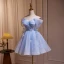Charmant Himmelblau Glanz Applikationen Kurze Partykleider 2024 Off Shoulder Kurze Ärmel Rückenfreies Festliche Kleider
