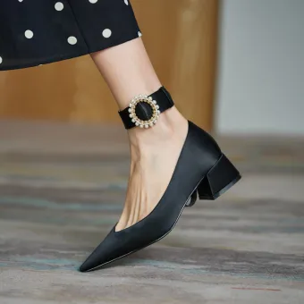 Chic Beautiful Black Satin Prom Pumps 2020 Pearl 4 Cm Thick Heels Low Heel Pointed Toe Pumps