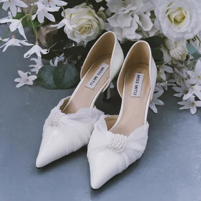 Elegant White Pearl Wedding Shoes 2020 Leather 7 cm Stiletto Heels Pointed Toe Wedding Heels