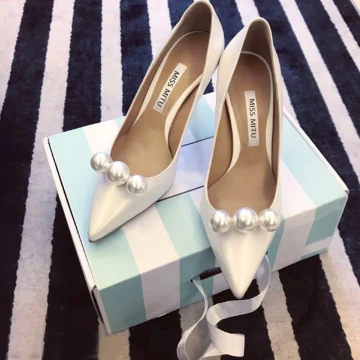 Eleganta Elfenben Pärla Brudskor 2020 Läder 8 Cm Stilettklackar Spetsiga Bröllop Pumps