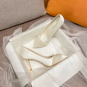 Eleganta Elfenben Pärla Brudskor 2020 8 Cm Stilettklackar Spetsiga Bröllop Pumps