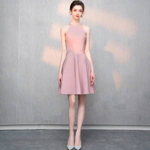 Simple Rougissant Rose De Retour Robe De Graduation 2018 Princesse Polyester Encolure Dégagée Bustier Sans Manches Courte Robe De Ceremonie