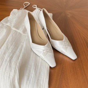 Vintage Retro Elegant Ivory Lace Wedding Shoes 2020 Leather 6 Cm Stiletto Heels Pointed Toe Wedding Pumps