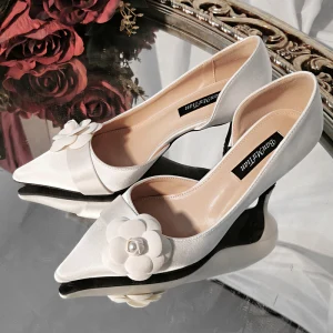 Elegant Vintage Retro Ivory Flower Wedding Shoes 2020 Leather 7 Cm Stiletto Heels Pointed Toe Wedding Pumps