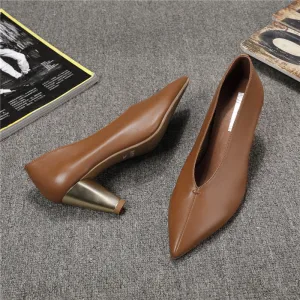 Eenvoudige Bruin Toevallig Pumps 2020 Leer 7 Cm Dikke Hak Spitse Neus Pumps