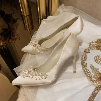 Élégant Beige Perle Chaussure De Mariée 2020 Cuir Satin 10 Cm Talons Aiguilles À Bout Pointu Mariage Escarpins