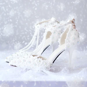 Charmant Ivoire Faux Diamant En Dentelle Fleur Chaussure De Mariée 2020 Perle T Strap 9 Cm Talons Aiguilles À Bout Pointu Mariage Talons