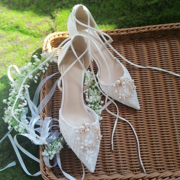 Chic Ivoire En Dentelle Fleur Chaussure De Mariée 2020 Cuir Perle Faux Diamant 6 Cm Talons Aiguilles À Bout Pointu Mariage Talons
