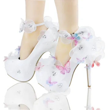 Piękne Białe Buty Ślubne 2018 Skórzany Motyl Kwiat Rhinestone 14 Cm Szpilki Szpiczaste Ślub Czółenka