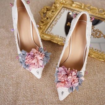 Eleganta Elfenben Spets Blomma Rhinestone Brudskor 2021 10 Cm Stilettklackar Spetsiga Bröllop Pumps