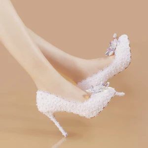 Charmant Ivoire Cristal Chaussure De Mariée 2021 Perle Faux Diamant En Dentelle Fleur 10 Cm Talons Aiguilles À Bout Pointu Mariage Escarpins