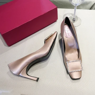 Élégant Champagne Soie Satin Soirée Escarpins 2021 Faux Diamant Boucle 7 Cm Talons Aiguilles À Bout Pointu Talons Hauts