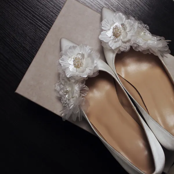 Elegante Weiß Perle Blumen Brautschuhe 2021 Leder 7 cm Stilettos Hochhackige Spitzschuh Hochzeit Pumps